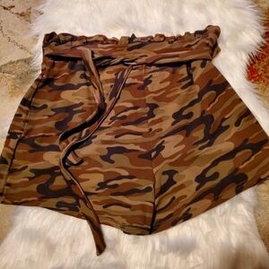 Derek heart brand camo shorts size 1X